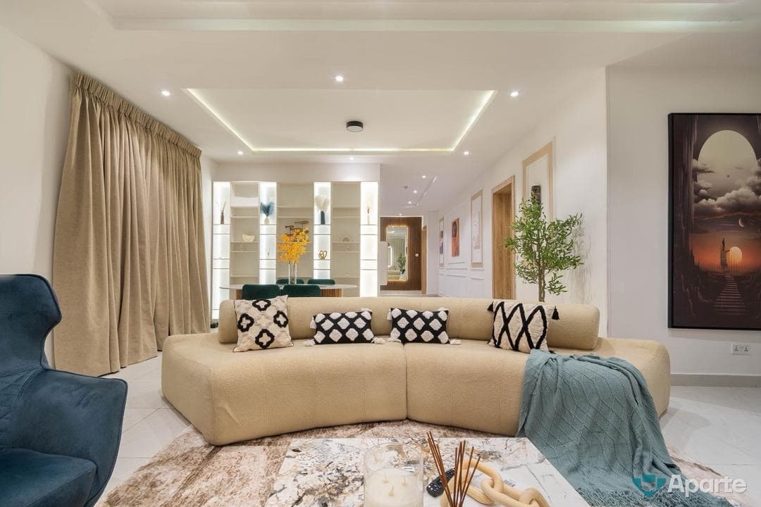 Square apartment
