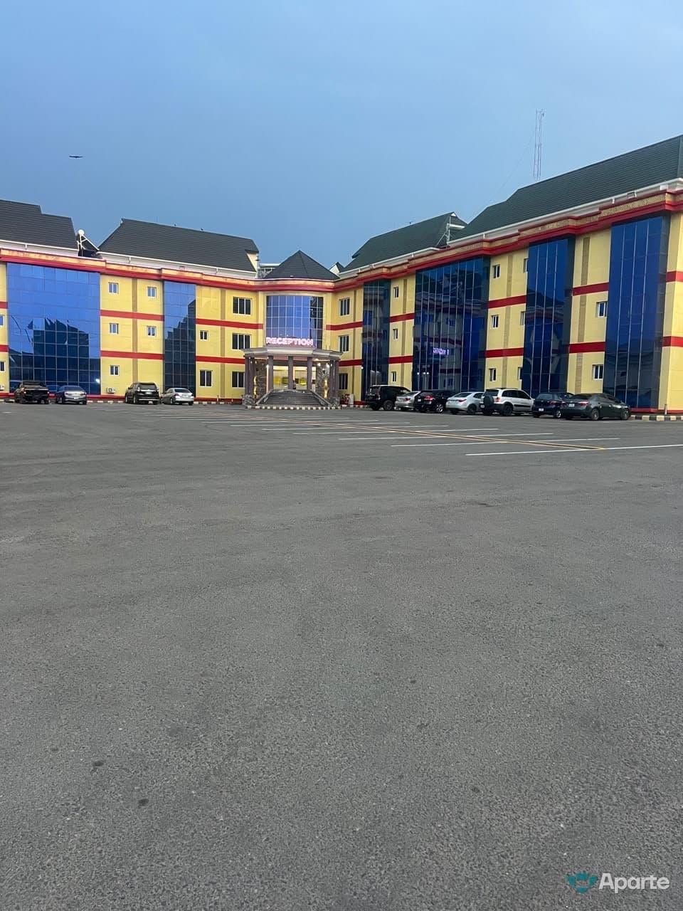De-peace hotel